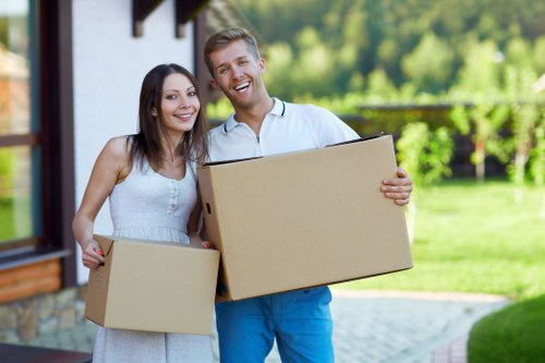 People using Foresthill storage solutions during a move