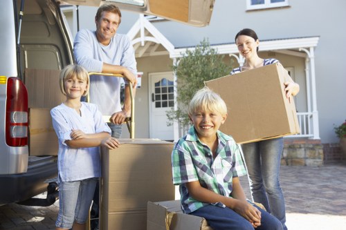 Local packing services in Foresthill saving time during relocation